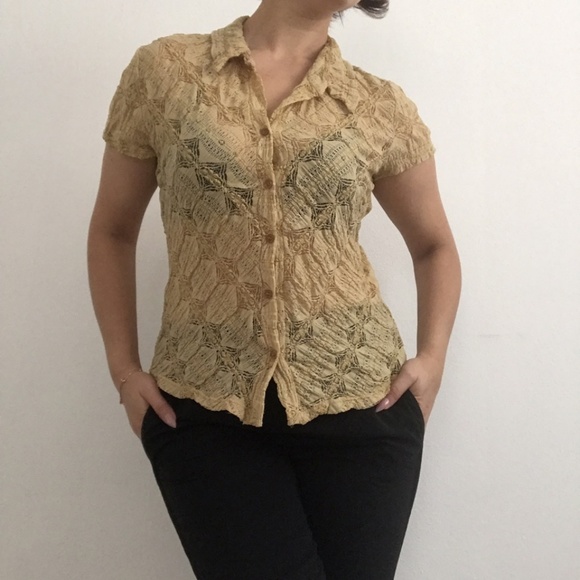 NWOT Lace Blouse Top Short Slive Buttons Down - Picture 2 of 7